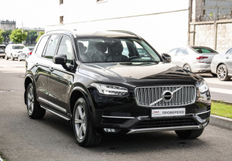 Подержанный автомобиль Volvo XC90 2016 года (5 фото)