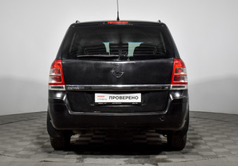 Подержанный автомобиль Opel Zafira Compactvan 2008 года (6 фото)