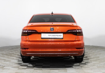 Подержанный автомобиль Volkswagen Jetta Sedan 2020 года (6 фото)