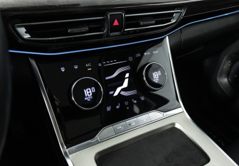 Подержанный автомобиль Exeed VX 2023 года (23 фото)