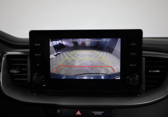 Подержанный автомобиль Kia Ceed Hatchback 2021 года (23 фото)