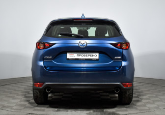 Подержанный автомобиль Mazda CX-5 2017 года (6 фото)