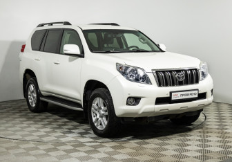 Подержанный автомобиль Toyota Land Cruiser Prado 2011 года (3 фото)