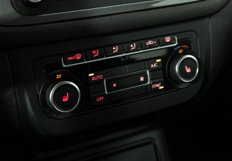 Подержанный автомобиль Volkswagen Tiguan 2014 года (16 фото)