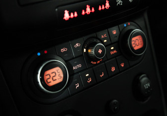 Подержанный автомобиль Nissan Qashqai 2009 года (17 фото)