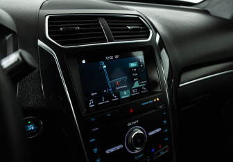 Подержанный автомобиль Ford Explorer 2018 года (18 фото)