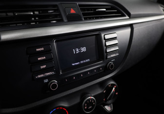 Подержанный автомобиль Kia Rio Sedan 2017 года (21 фото)