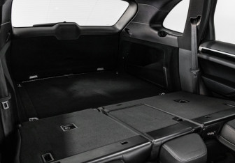 Подержанный автомобиль Porsche Cayenne 2015 года (34 фото)