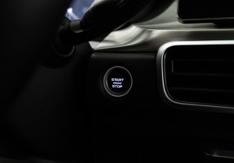 Подержанный автомобиль Geely Coolray 2023 года (18 фото)