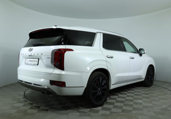 Подержанный автомобиль Hyundai Palisade 2022 года (5 фото)