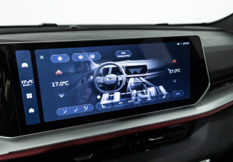 Подержанный автомобиль Geely Coolray 2023 года (18 фото)