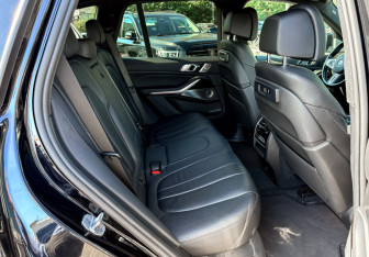 Подержанный автомобиль BMW X5 2021 года (11 фото)