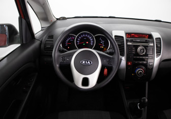 Подержанный автомобиль Kia Venga 2012 года (9 фото)