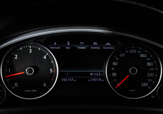 Подержанный автомобиль Volkswagen Touareg 2017 года (34 фото)