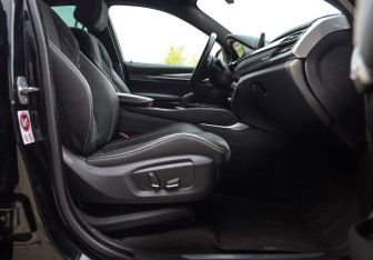 Подержанный автомобиль BMW X6 2017 года (28 фото)