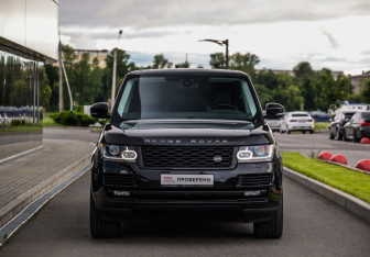 Подержанный автомобиль Land Rover Range Rover 2017 года (4 фото)