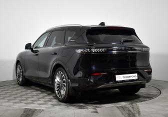 Подержанный автомобиль Voyah Free 2022 года (7 фото)