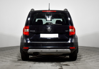 Подержанный автомобиль Skoda Yeti 2014 года (6 фото)