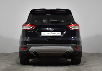 Подержанный автомобиль Ford Kuga 2013 года (6 фото)