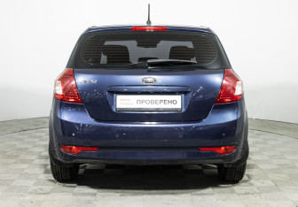 Подержанный автомобиль Kia Ceed Hatchback 2011 года (6 фото)