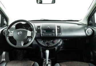 Подержанный автомобиль Nissan Note 2011 года (13 фото)