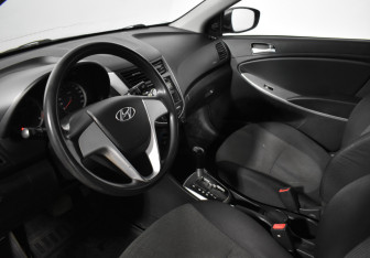 Подержанный автомобиль Hyundai Solaris Sedan 2011 года (9 фото)