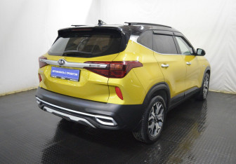 Подержанный автомобиль Kia Seltos 2020 года (5 фото)