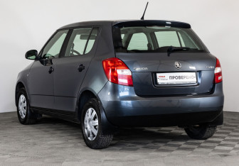 Подержанный автомобиль Skoda Fabia Hatchback 2013 года (7 фото)