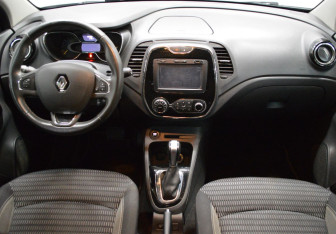 Подержанный автомобиль Renault Kaptur 2016 года (14 фото)