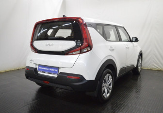 Подержанный автомобиль Kia Soul 2022 года (5 фото)