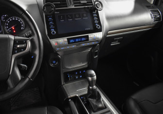 Подержанный автомобиль Toyota Land Cruiser Prado 2021 года (20 фото)