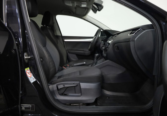 Подержанный автомобиль Skoda Octavia Liftback 2018 года (19 фото)