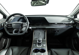 Подержанный автомобиль Omoda C5 2024 года (13 фото)