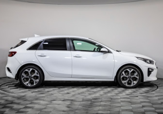 Подержанный автомобиль Kia Ceed Hatchback 2018 года (4 фото)