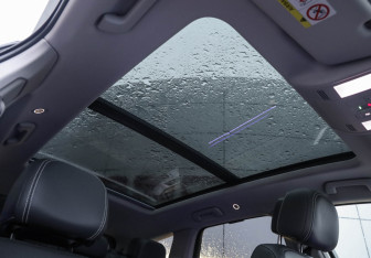 Подержанный автомобиль Volkswagen Touareg 2021 года (31 фото)