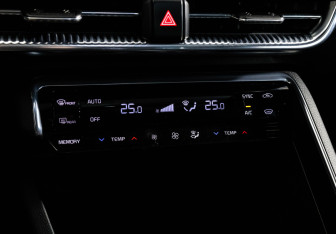 Подержанный автомобиль Kia K5 2020 года (17 фото)