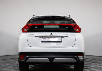 Подержанный автомобиль Mitsubishi Eclipse Cross 2019 года (6 фото)