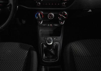 Подержанный автомобиль Kia Rio Sedan 2017 года (16 фото)