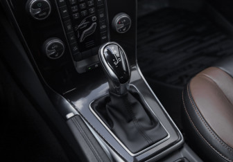 Подержанный автомобиль Volvo V40 Cross Country 2019 года (17 фото)