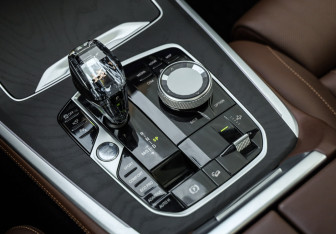 Подержанный автомобиль BMW X7 2021 года (24 фото)