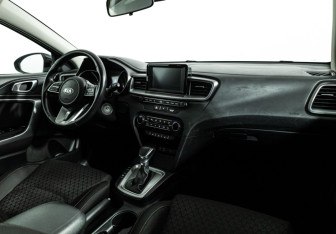 Подержанный автомобиль Kia Ceed Hatchback 2019 года (9 фото)