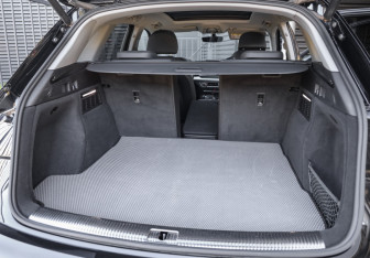 Подержанный автомобиль Audi Q5 2019 года (32 фото)