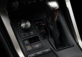 Подержанный автомобиль Lexus NX 2018 года (22 фото)