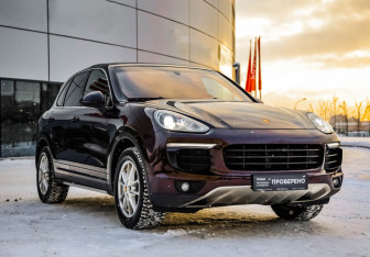 Подержанный автомобиль Porsche Cayenne 2015 года (5 фото)