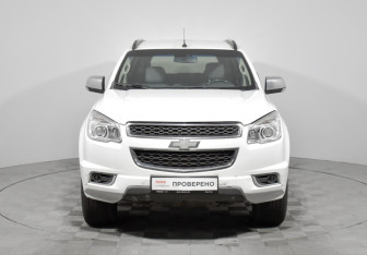 Подержанный автомобиль Chevrolet TrailBlazer 2013 года (2 фото)