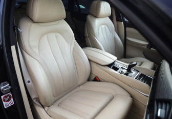 Подержанный автомобиль BMW X6 2017 года (29 фото)