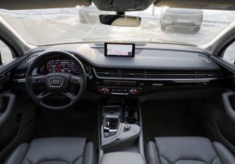 Подержанный автомобиль Audi Q7 2019 года (12 фото)
