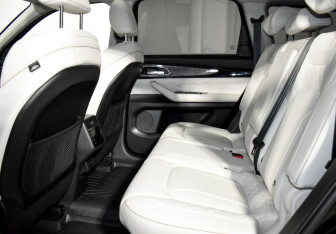 Подержанный автомобиль Exeed VX 2022 года (13 фото)