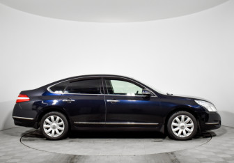 Подержанный автомобиль Nissan Teana 2009 года (4 фото)