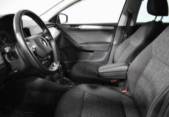 Подержанный автомобиль Skoda Rapid Liftback 2020 года (10 фото)